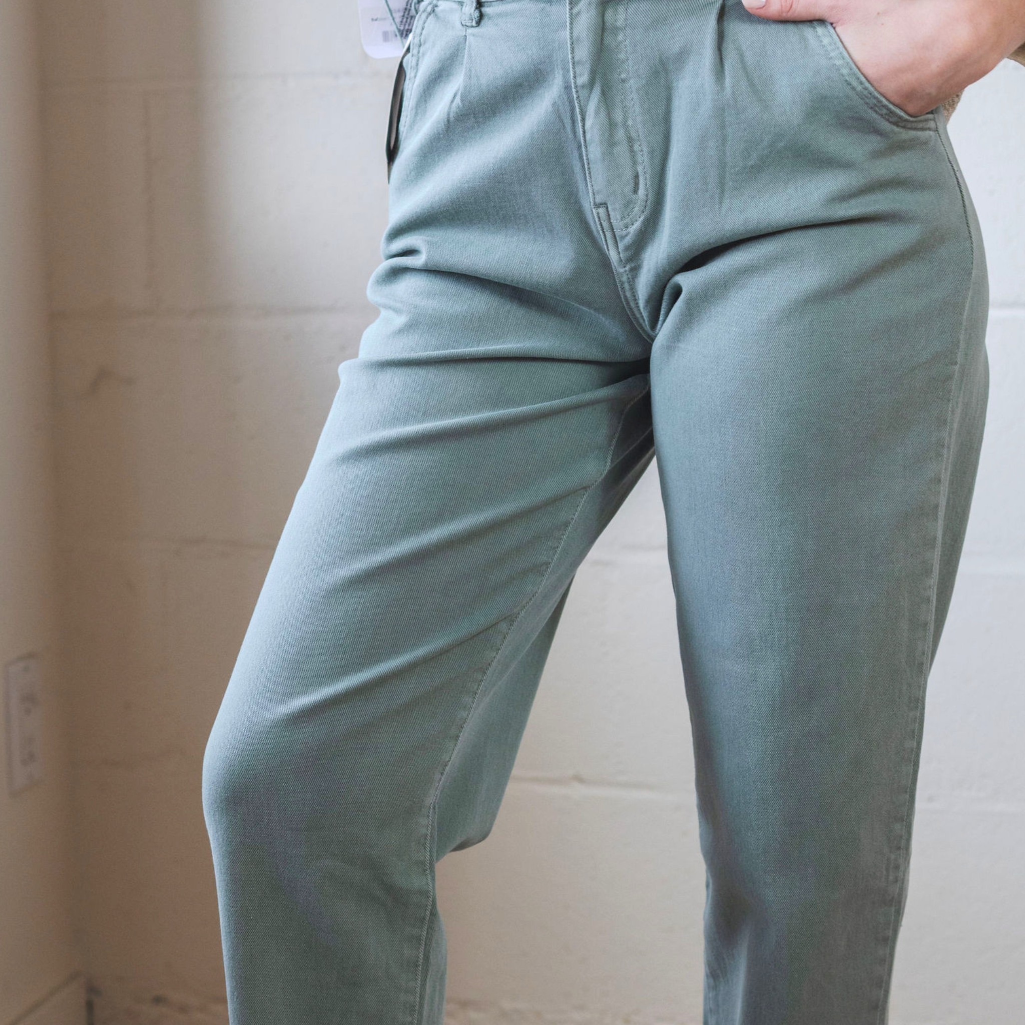 Balloon Cut- Pleated Summer Chino