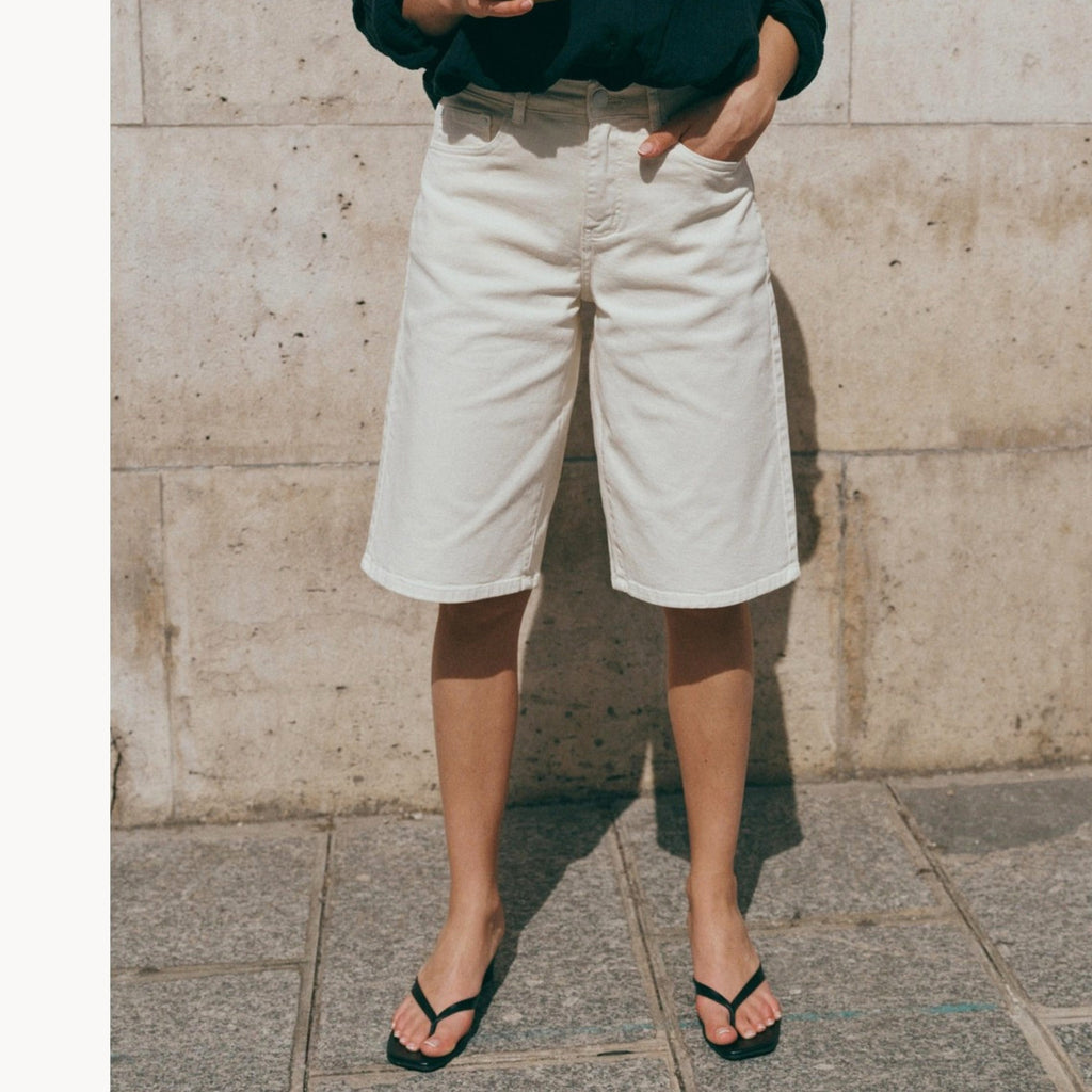 Knee  Length Bermuda Shorts- Comfort Stretch